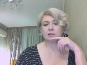 laramrs — Hello! Glad to see you here, let's make our communication amazing together. #new #nonude #mature #natural #lady [500 tokens remaining]