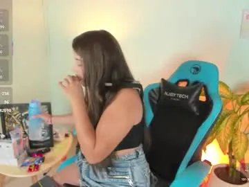 lia_little18 on Chaturbate