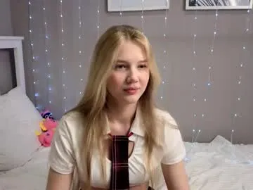 lil_tasty33 — GOAL: Suck fingers [126 tokens remaining] full nude pvt<3 #feet #blonde #18 #skinny #new