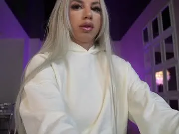 lisaakira on Chaturbate