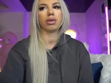 lisaakira on Chaturbate