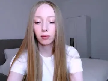 luna_insanity — hand bra #shy #blonde #natural #skinny [149 tokens remaining]