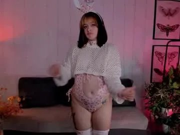 lunaali on Chaturbate