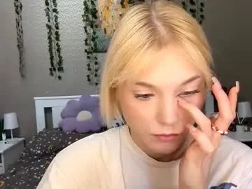 marvawillinghurst — Goal:Lift up my top and show my bra  <: My name is Lisa #new , new experience to me, hope it turns out well :3  #blonde #young #18 #shy [0 tokens remaining]