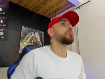 maximo_wolf1 on Chaturbate