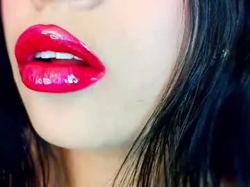 mia_roux1 on Chaturbate