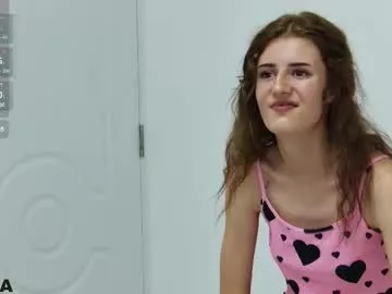 milahoneyy on Chaturbate