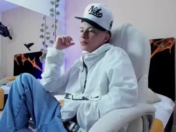 nascary_fox on Chaturbate