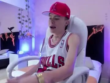 nascary_fox on Chaturbate