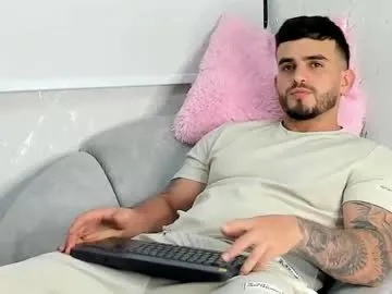 ricardogonzalez666 on Chaturbate