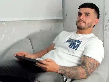 ricardogonzalez666 on Chaturbate