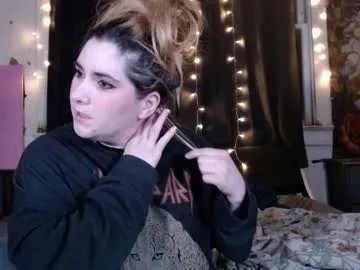 roxanneroulette on Chaturbate