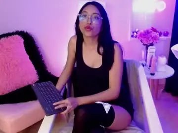 ruby_bonnie — GOAL: fuck pussy [86 tokens remaining] Get in if you're horny!    #new #c2c #18 #smalltits