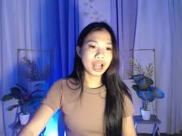 urseductive_llanaxx on Chaturbate