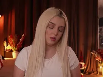 victoriamorrone on Chaturbate