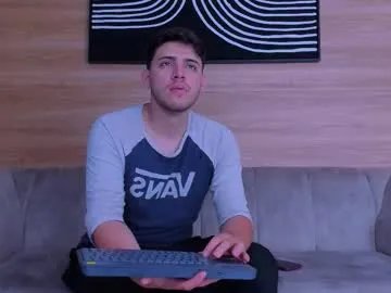 web_gammer_ on Chaturbate