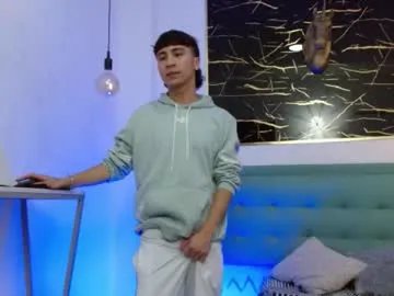 xandergrey8 on Chaturbate