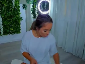 zinasquirts on Chaturbate