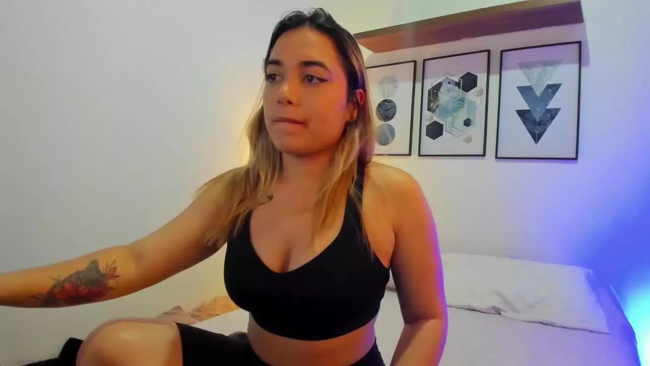 AnaTorress on Streamray