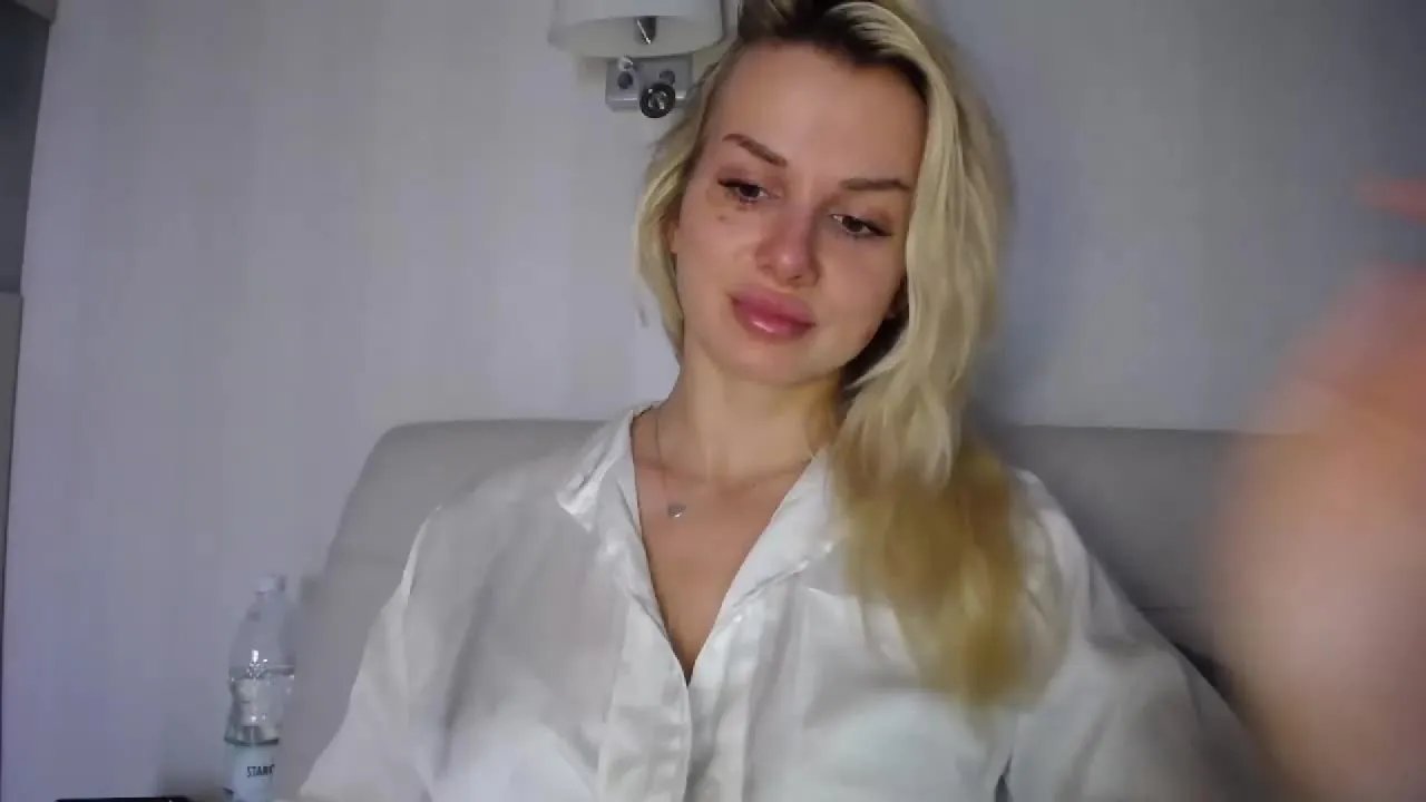 CorneliaDoll on Streamray