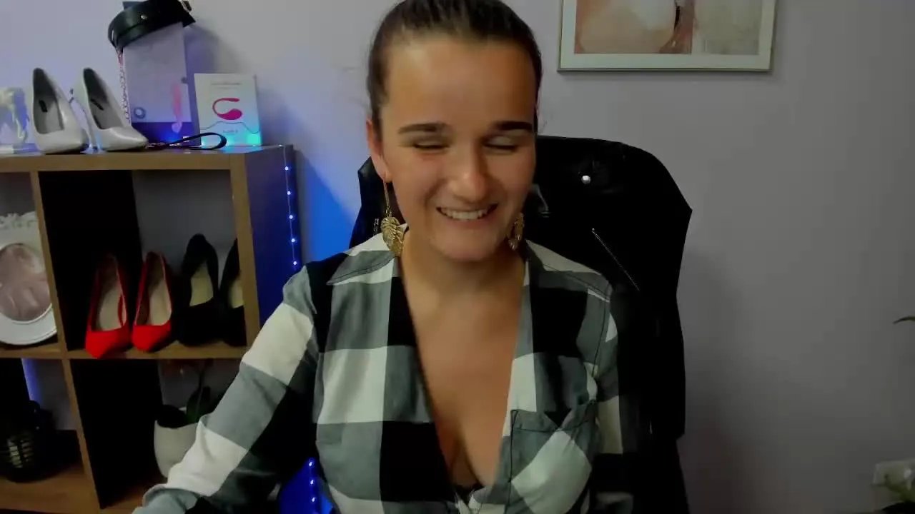 KATEcherry on Streamray