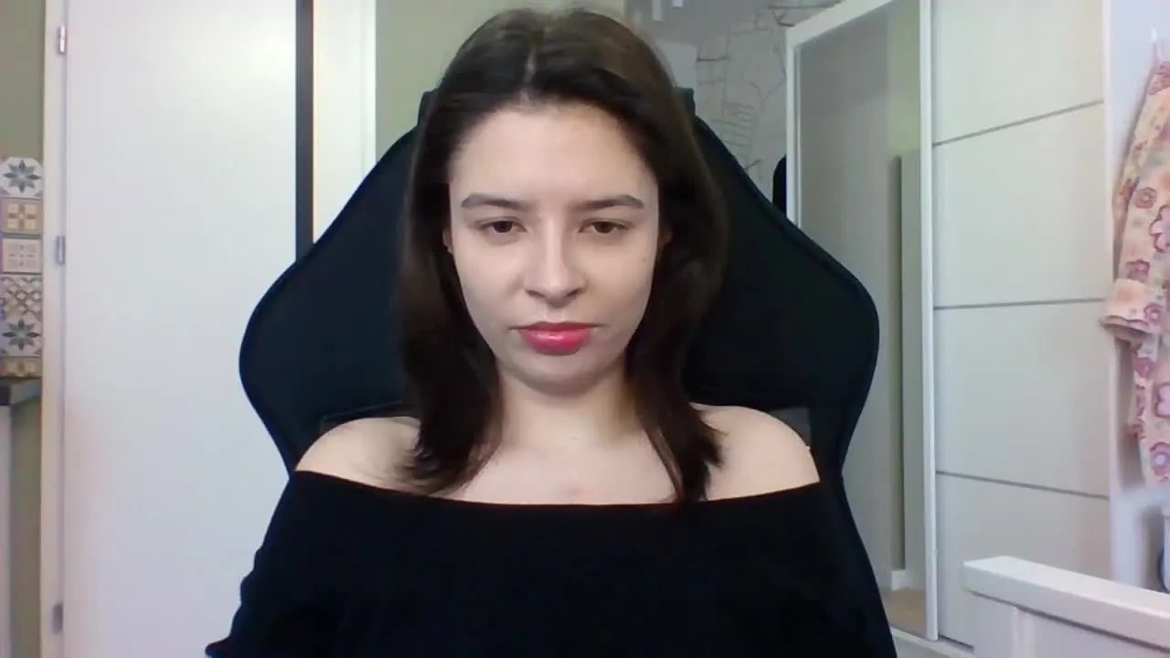 LariceTasty on Streamray
