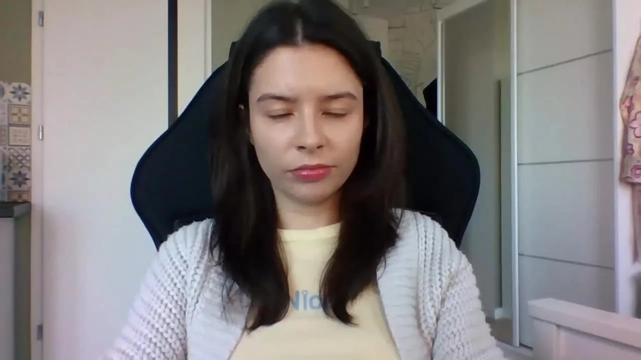 LariceTasty on Streamray