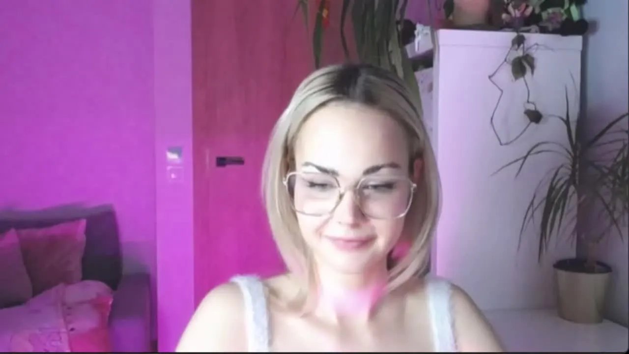 LexieShow on Streamray
