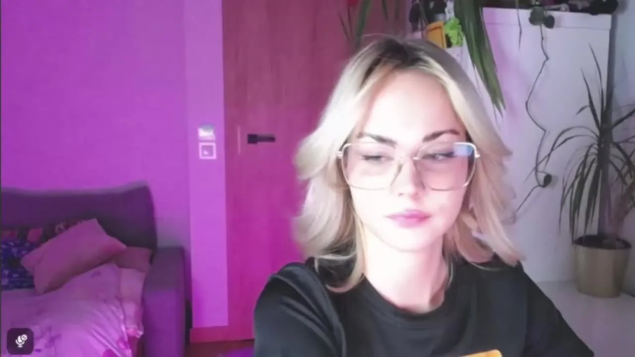 LexieShow on Streamray