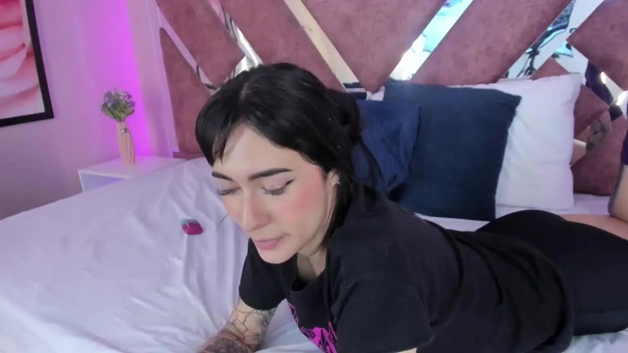 LiaBlossom on Streamray