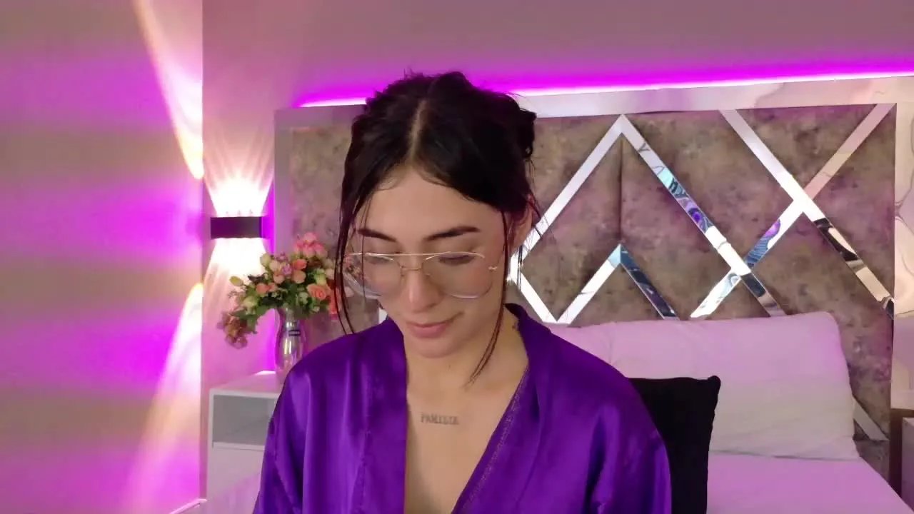 LiaBlossom on Streamray