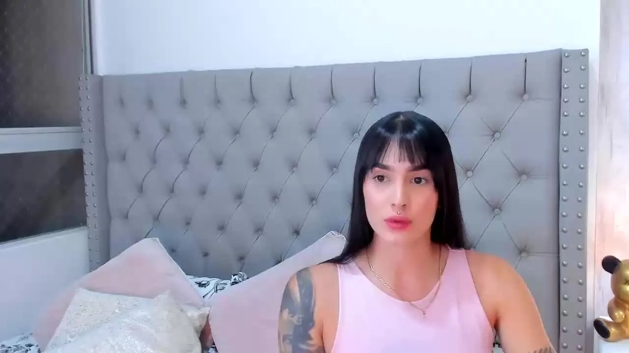 LizaNova on Streamray