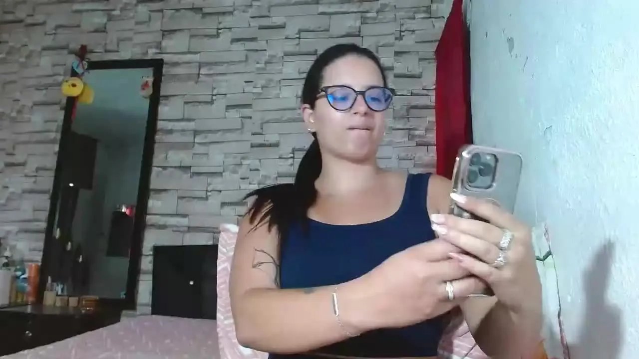 MiaSaing on Streamray