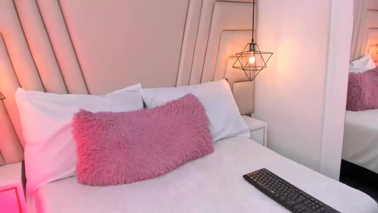 MonserrattMiller on Streamray