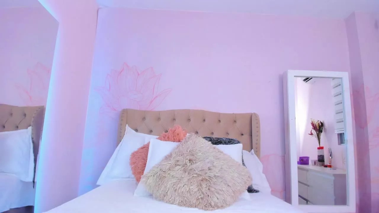 Scarlett_01 on Streamray