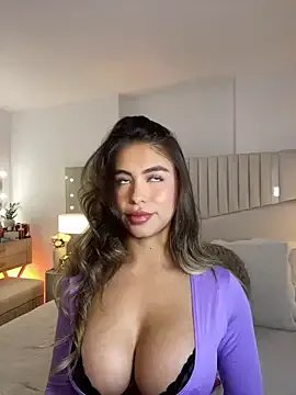 _laura_02 on StripChat