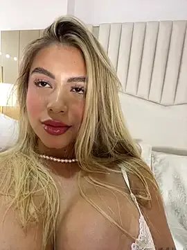 _laura_02 on StripChat