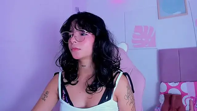 _vaiolet_owo on StripChat