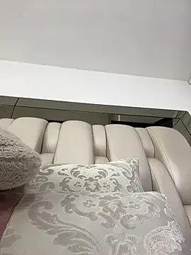 ALISSON_FOXXX1 on StripChat