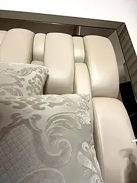 ALISSON_FOXXX1 on StripChat