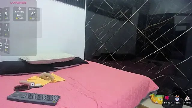 Analiasmith89 on StripChat 