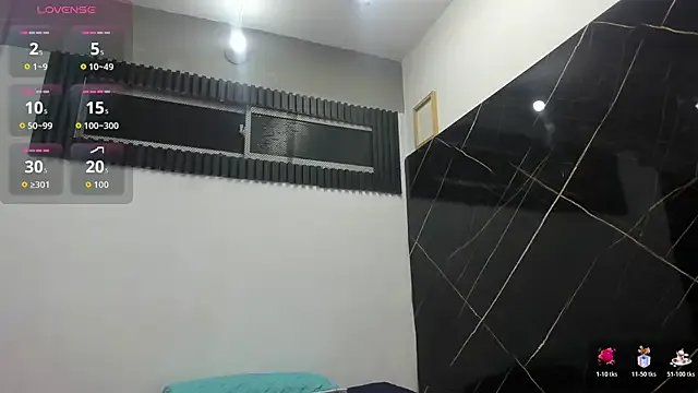 Analiasmith89 on StripChat 