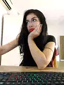 ArgentinaShani on StripChat