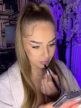 AubrieleRouj1 on StripChat