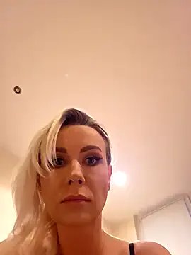 AureliaDoux on StripChat