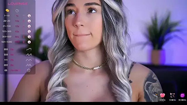 BabbyAisha on StripChat 