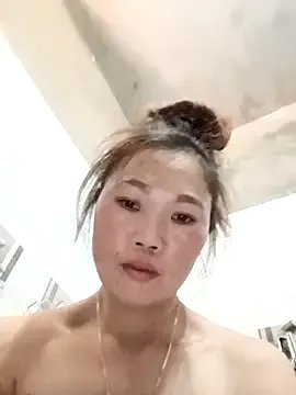 blonde_blg on StripChat