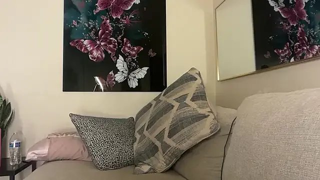 blondebunny999_999 on StripChat