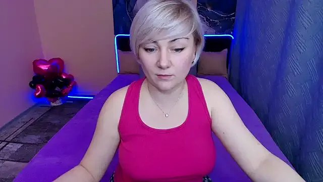 BlondPearl on StripChat