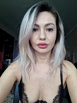 BritanyVegas — Naked oil show